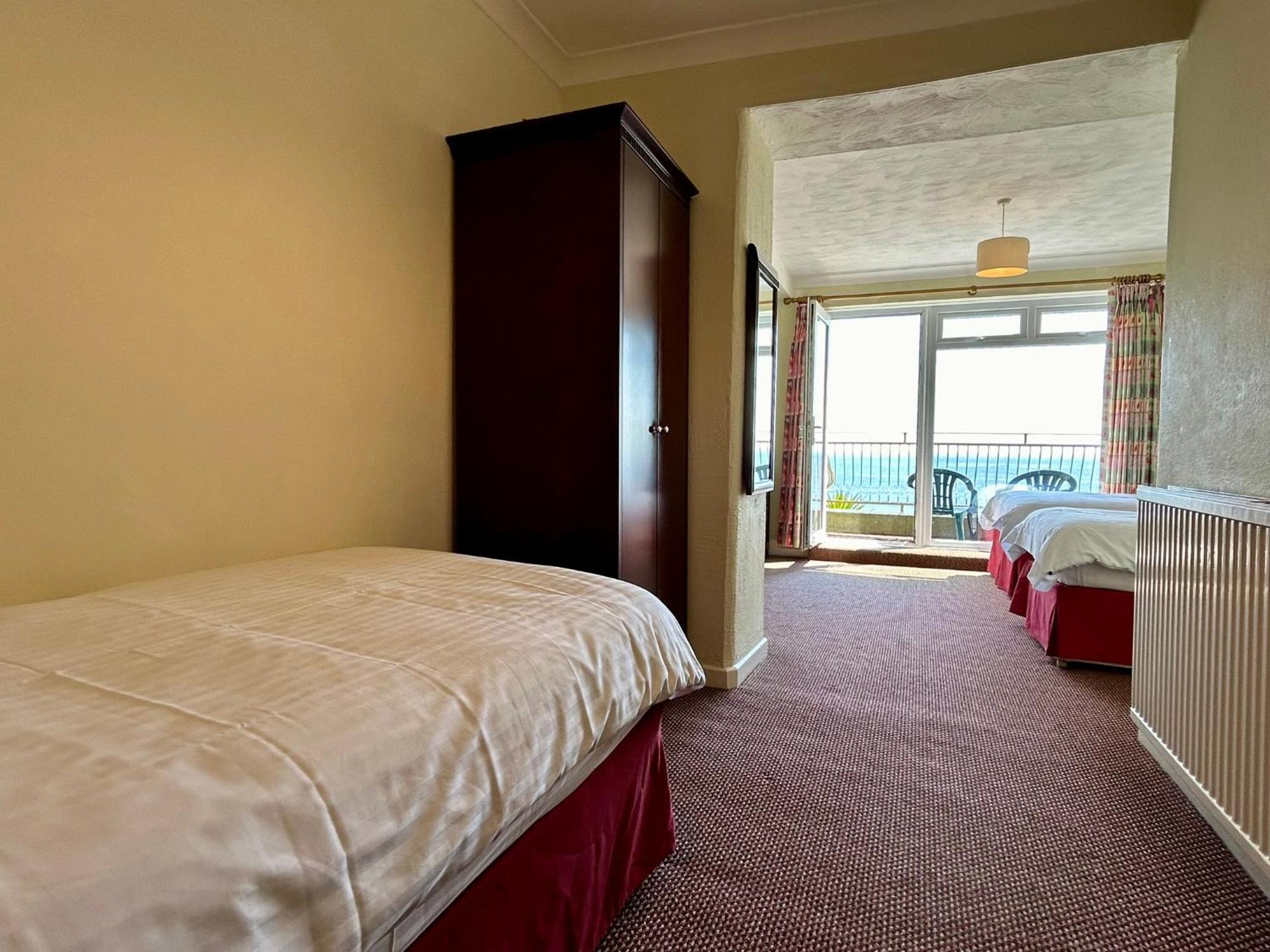 Bay View - Seafront, Sandown - Free Car Ferry For Bookings Of 3 Or More Nights, Subject To Availability ภายนอก รูปภาพ
