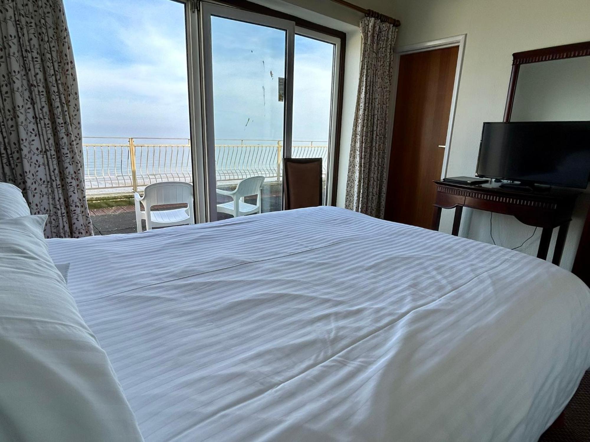 Bay View - Seafront, Sandown - Free Car Ferry For Bookings Of 3 Or More Nights, Subject To Availability ภายนอก รูปภาพ