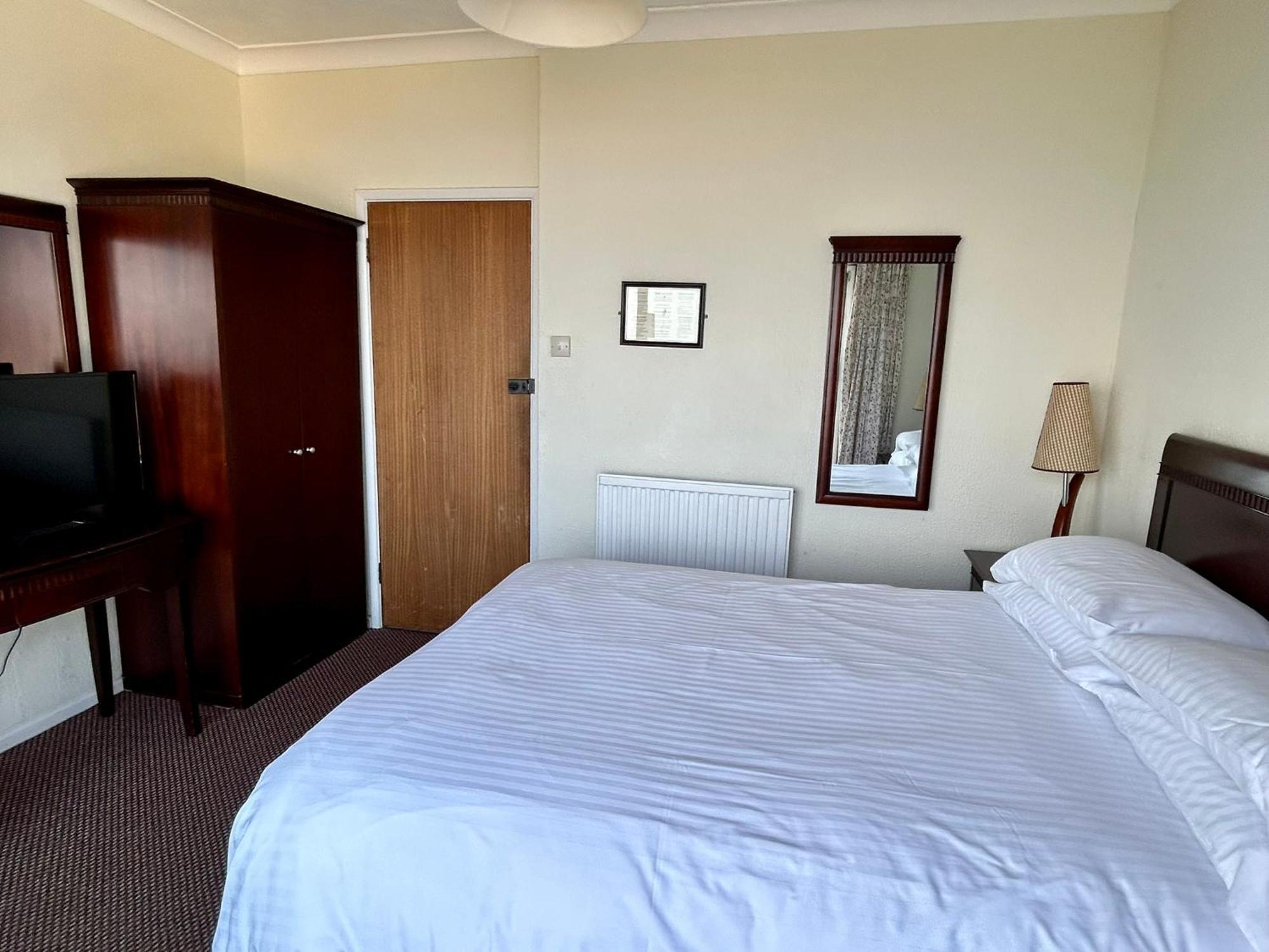 Bay View - Seafront, Sandown - Free Car Ferry For Bookings Of 3 Or More Nights, Subject To Availability ห้อง รูปภาพ