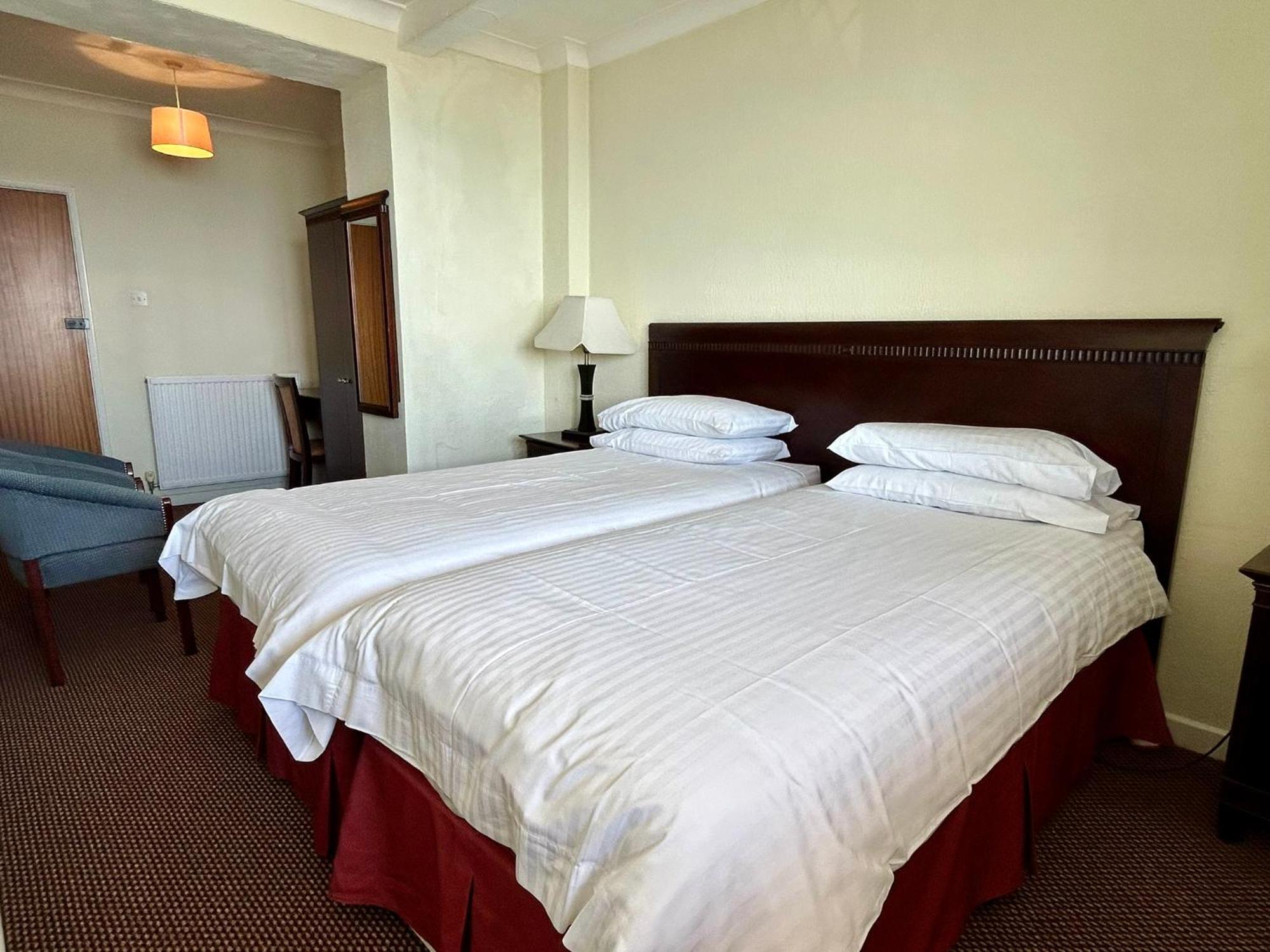 Bay View - Seafront, Sandown - Free Car Ferry For Bookings Of 3 Or More Nights, Subject To Availability ห้อง รูปภาพ